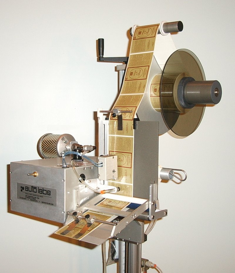 Model 120 ALL-AIR Wipe-On Label Applicator